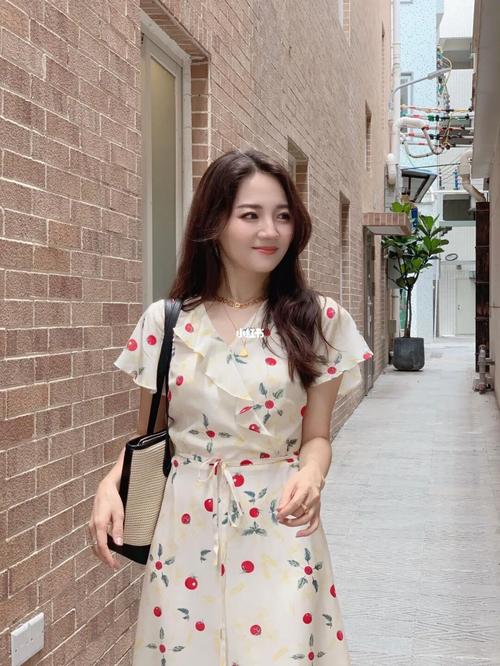 有什么看起来成熟又少女的穿搭，想了解一下_小番茄胸衣怎么种植的 有什么看起来成熟又少女的穿搭，想了解一下_小番茄胸衣怎么种植的 花朵知识